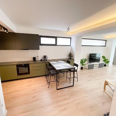 Warm Hotel Apartment Bukares Bagian luar foto