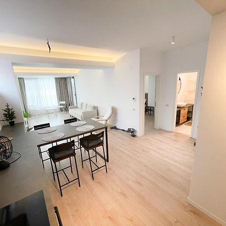 Warm Hotel Apartment Bukares Bagian luar foto