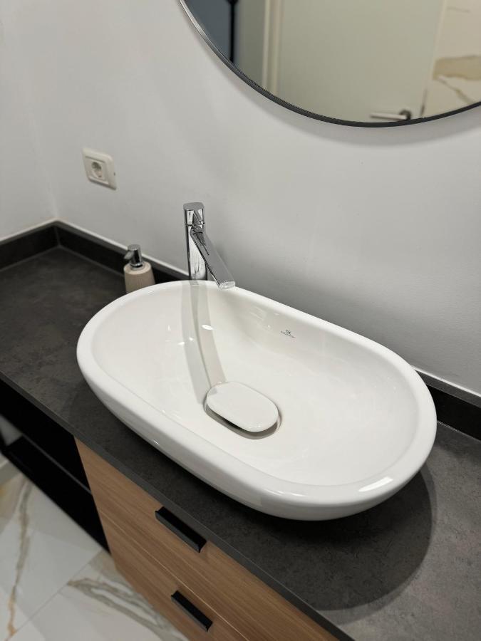 Warm Hotel Apartment Bukares Bagian luar foto
