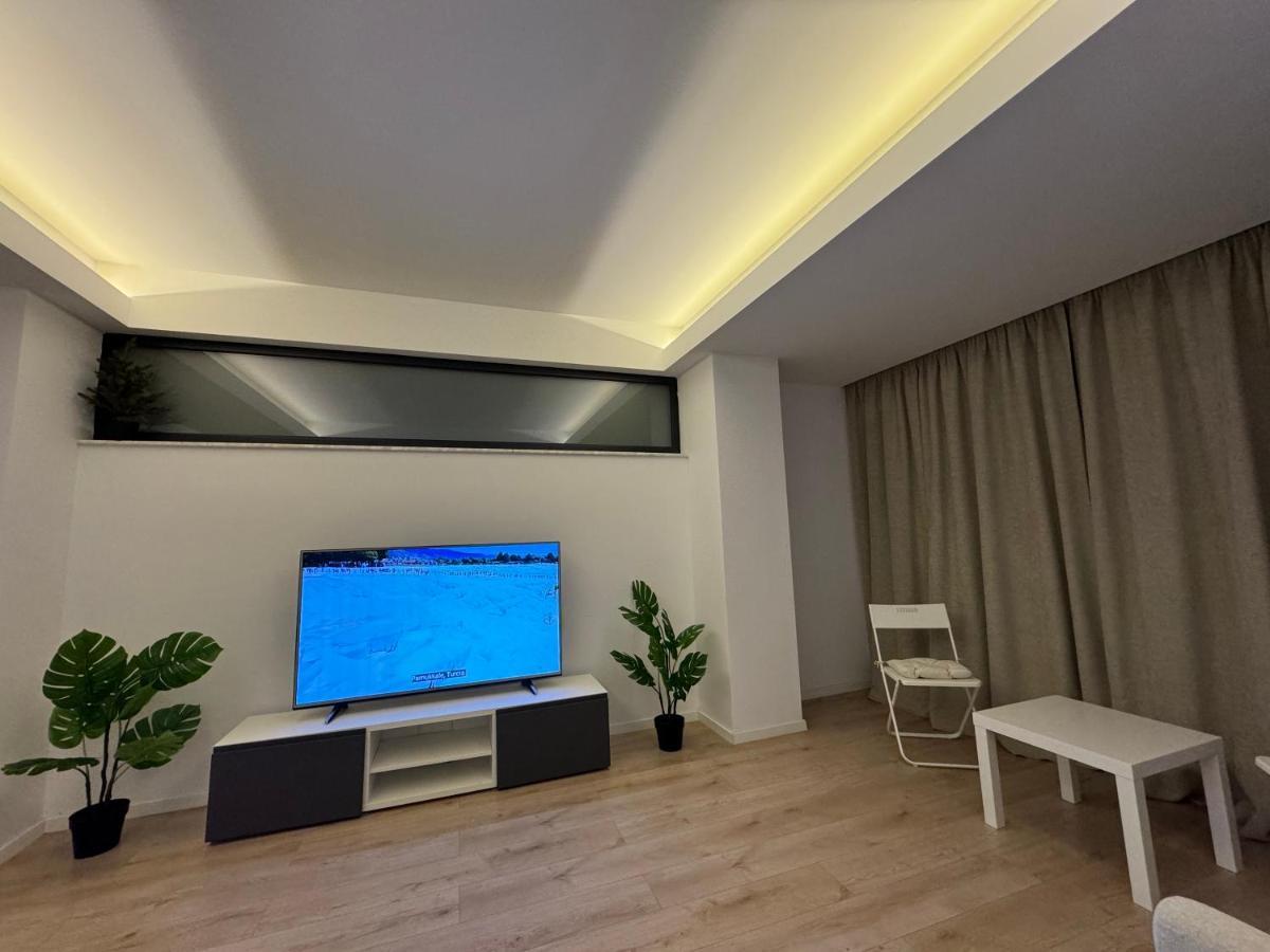 Warm Hotel Apartment Bukares Bagian luar foto