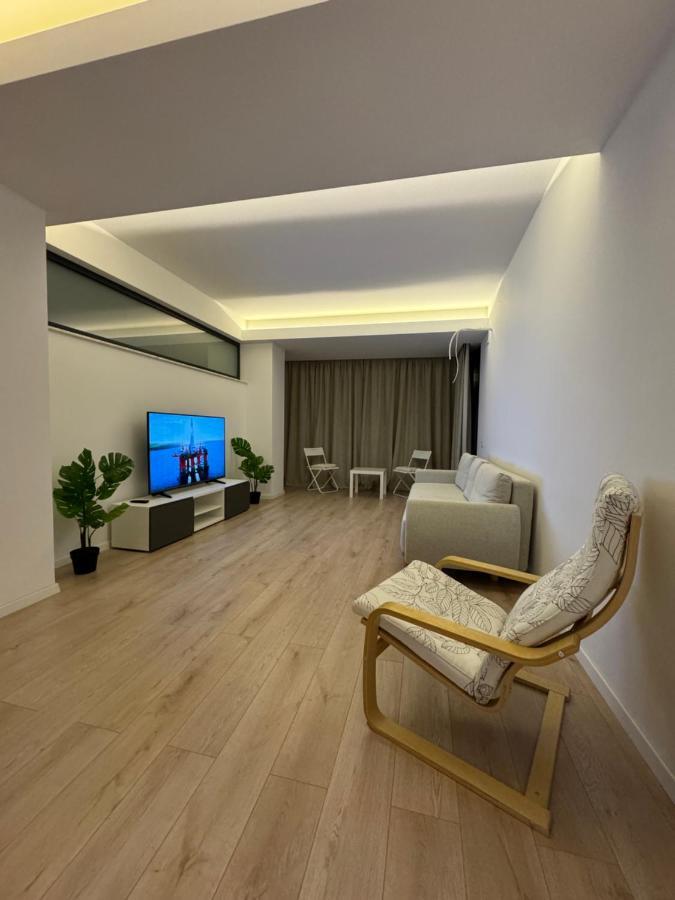 Warm Hotel Apartment Bukares Bagian luar foto