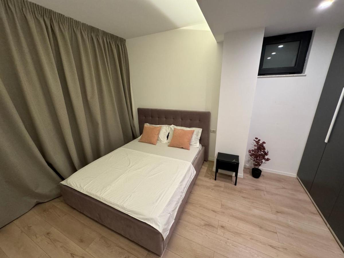 Warm Hotel Apartment Bukares Bagian luar foto