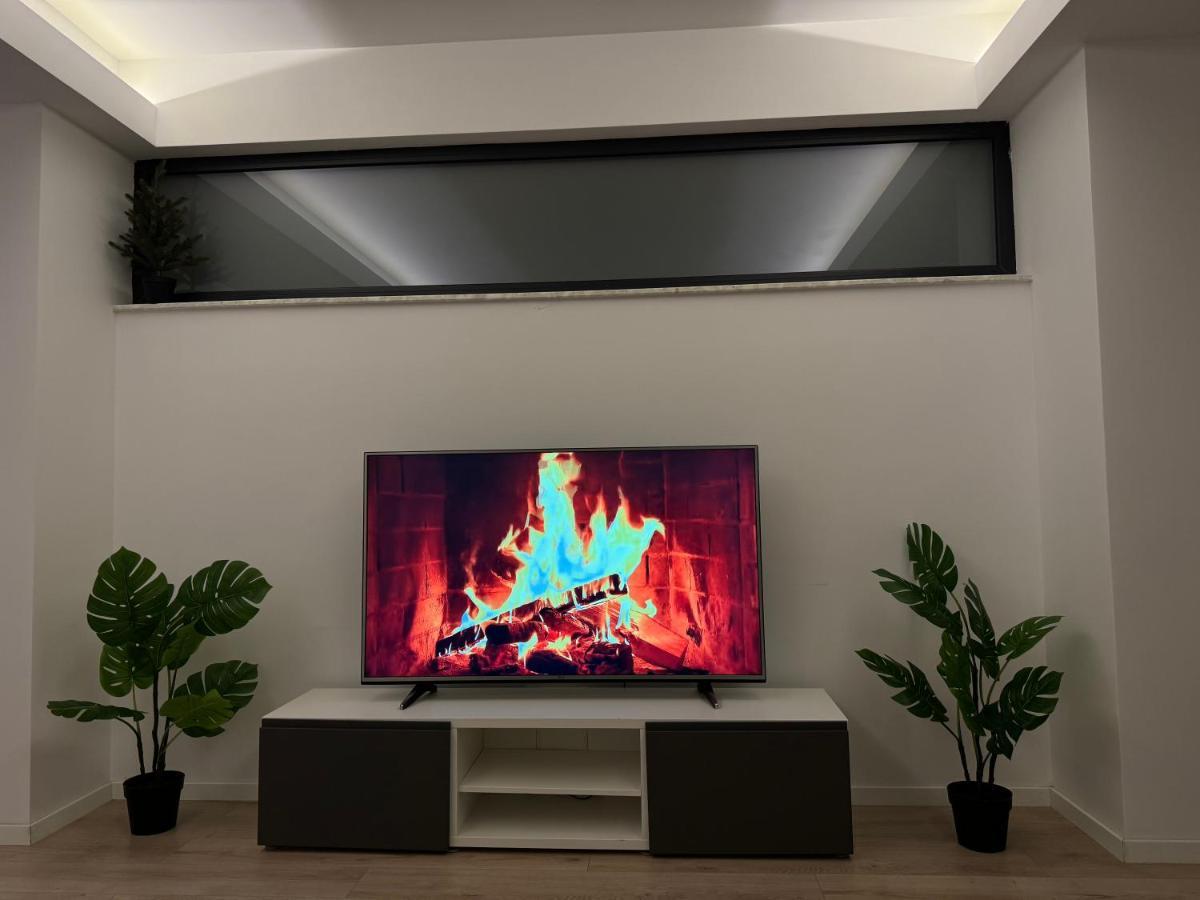 Warm Hotel Apartment Bukares Bagian luar foto