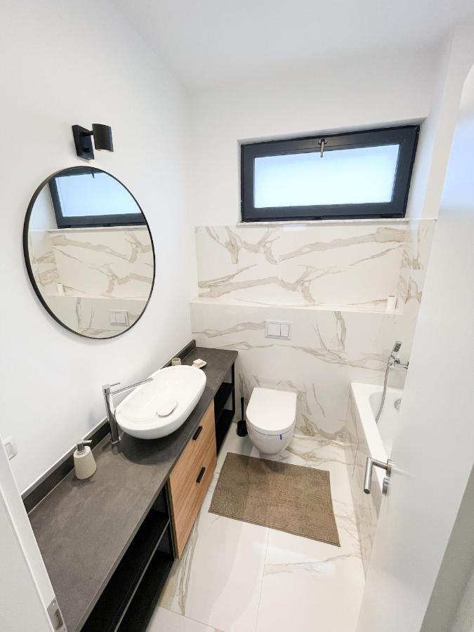 Warm Hotel Apartment Bukares Bagian luar foto