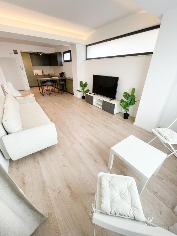 Warm Hotel Apartment Bukares Bagian luar foto