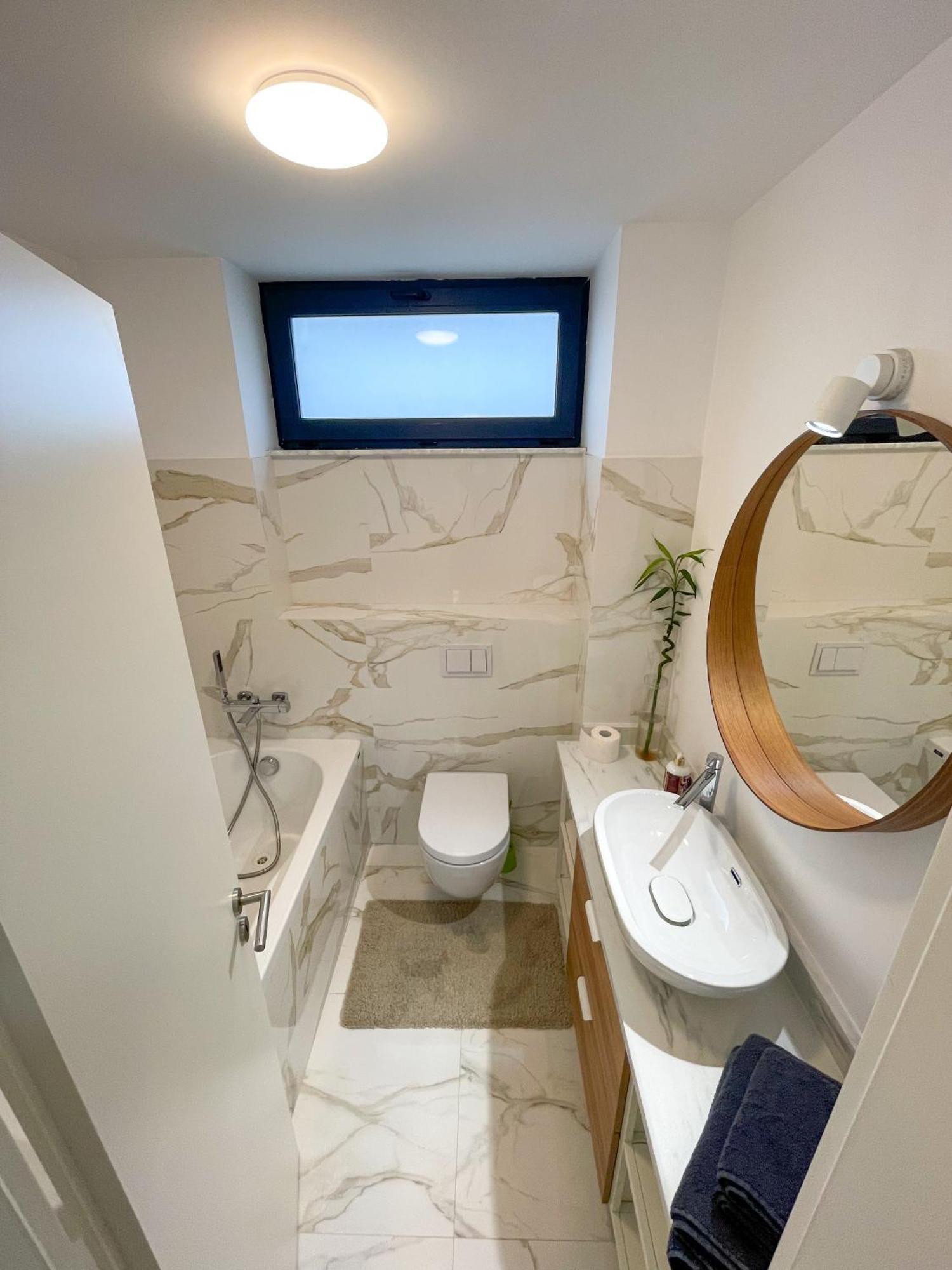 Warm Hotel Apartment Bukares Bagian luar foto