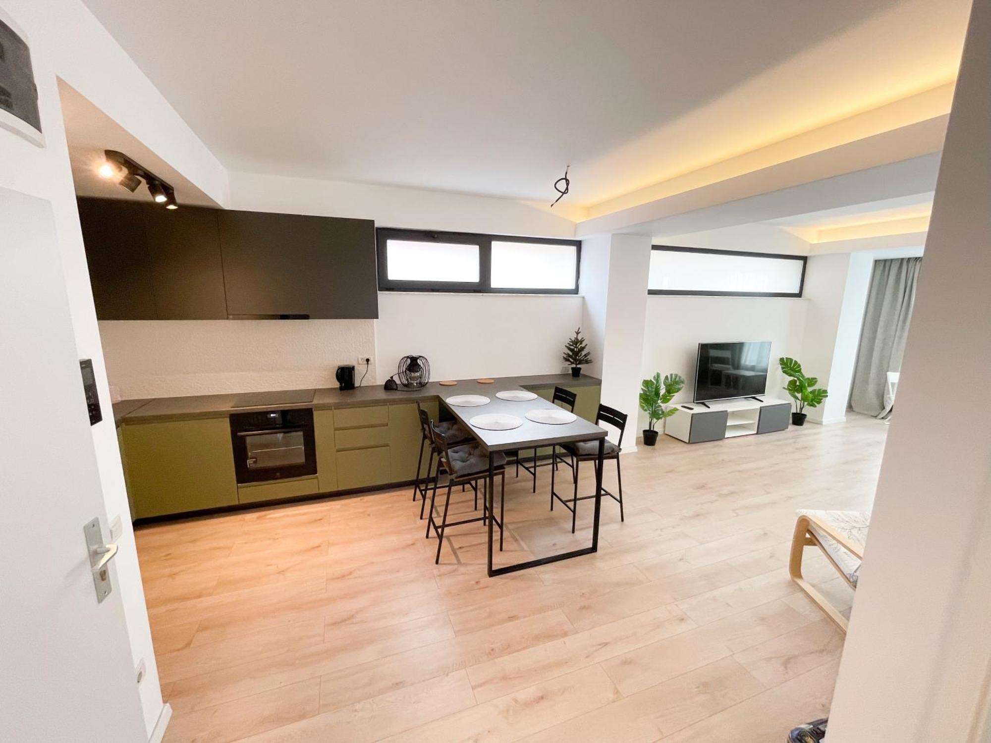 Warm Hotel Apartment Bukares Bagian luar foto